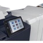 Accessoires du côté droit de l'imprimante Xerox® PrimeLink® Série C9200